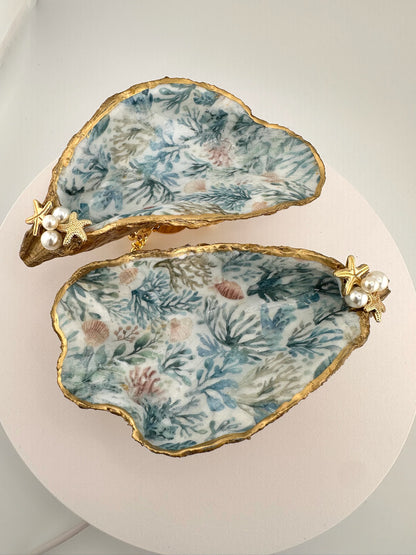 Coastal Oyster Shell Trinket Dish – Sea Life Design with Gold Leaf Accents