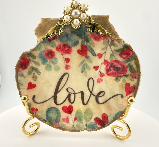 Love Blooms Scallop Shell Display